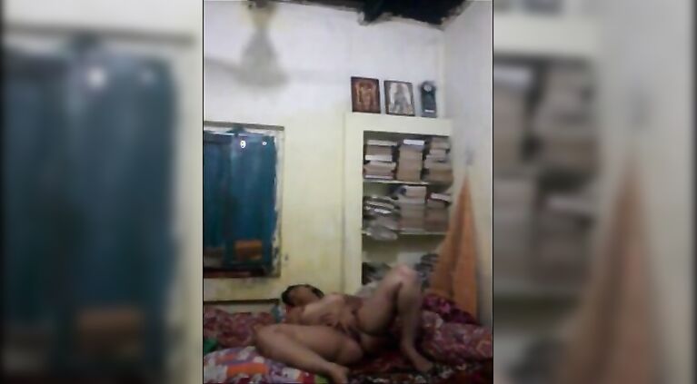 bangla slut chinmoyee masturbates on cam