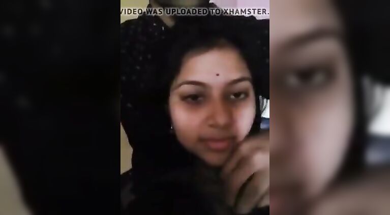Mallu girl kissed and boob exposed
