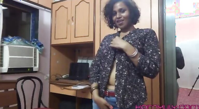 Desi Pornstar Girlfriend Babysitter Horny Lily