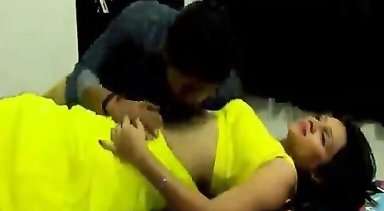seducing a tamil bhabi
