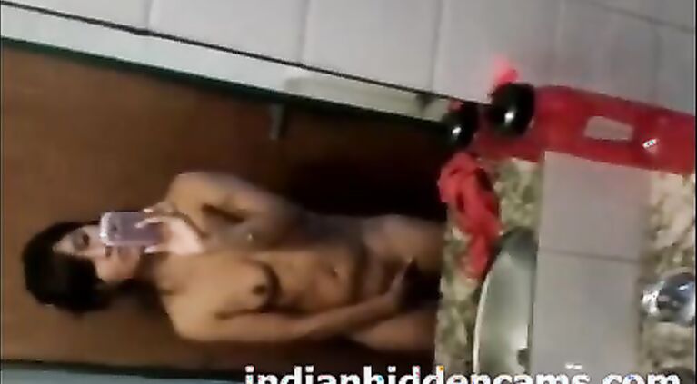 Hot Desi Girl Nude Selfie - IndianHiddenCams.com