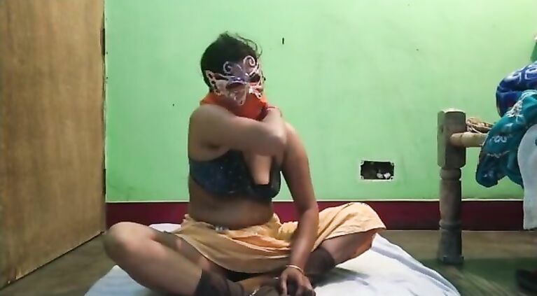 Indian tamil housewife having hardcore sex with hubby