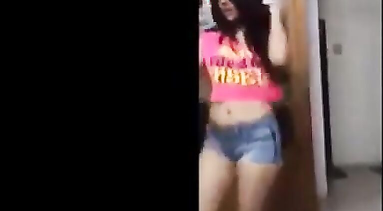 Hot Horny Desi babysitter dancing