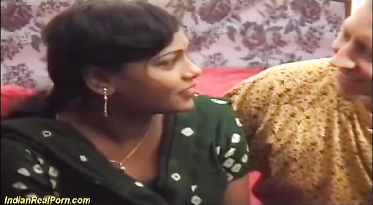sexy tamil desi innocent fucked by white tourist