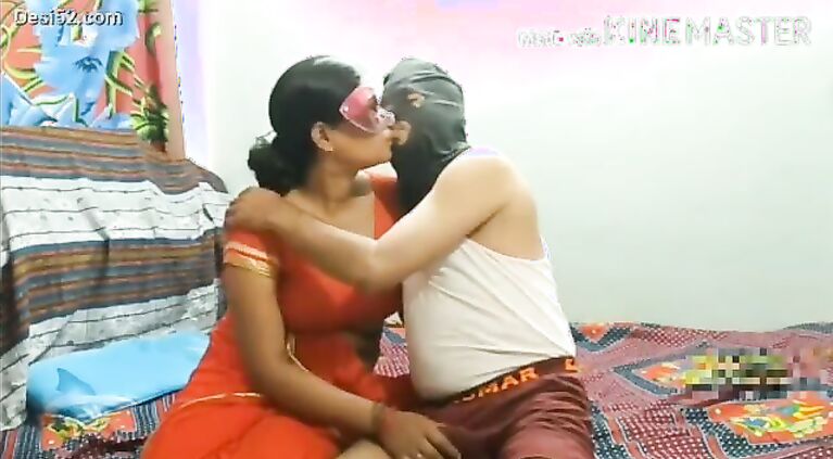 Tamil sarri aunty blowing and Dogking style fucking