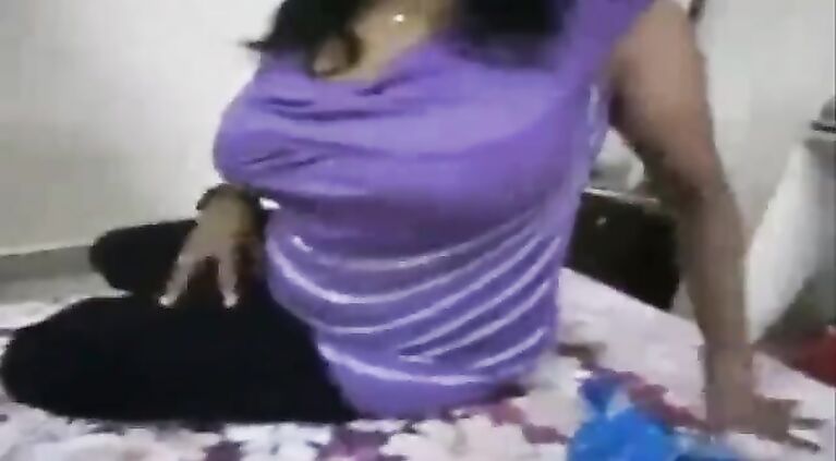two Tamil tamil aunty sucking innocent boy big dick in hotel room with audio