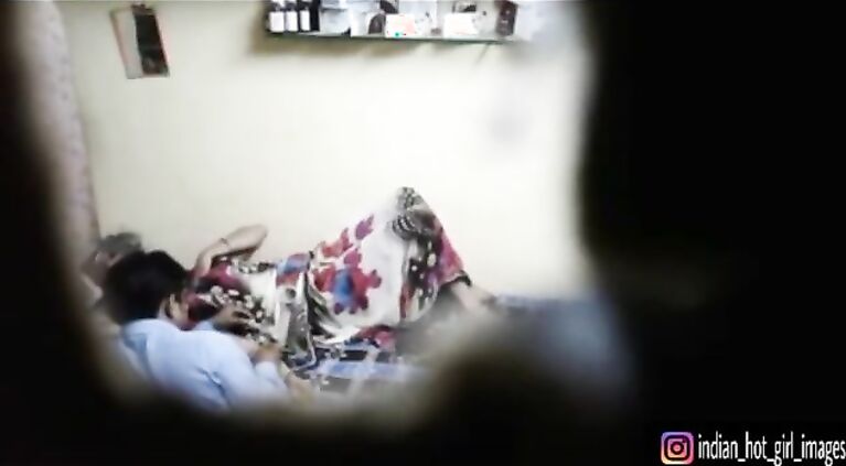 Tamil Doctor And Tamil Bhabhi Sex In Clinic