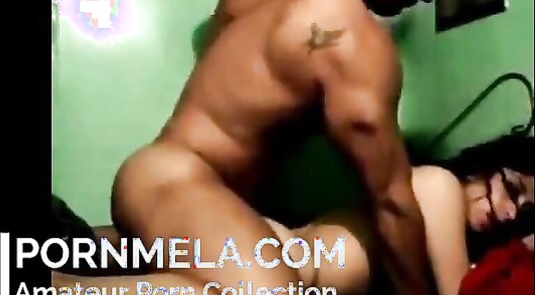 Hot Tamil Girl Banged by Bodybuilder BF