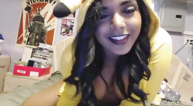 Thick Tamil Teenage Fucks Herself on WhoreCamz.com!