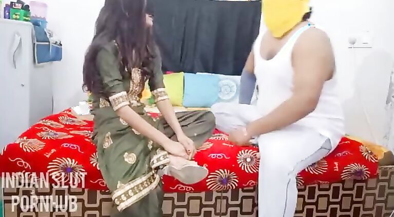 Horny bhabhi gets her vagina Creampied