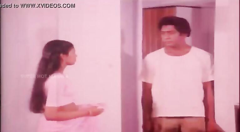 desi horny girl seducing servant