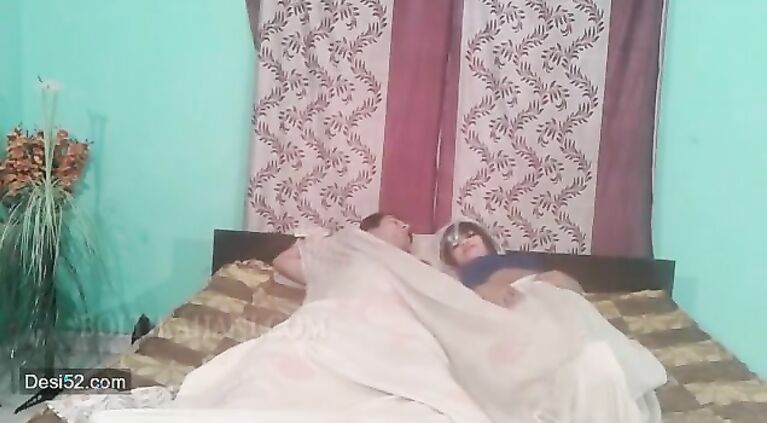 Hindi sexy mallu aunty boobs press