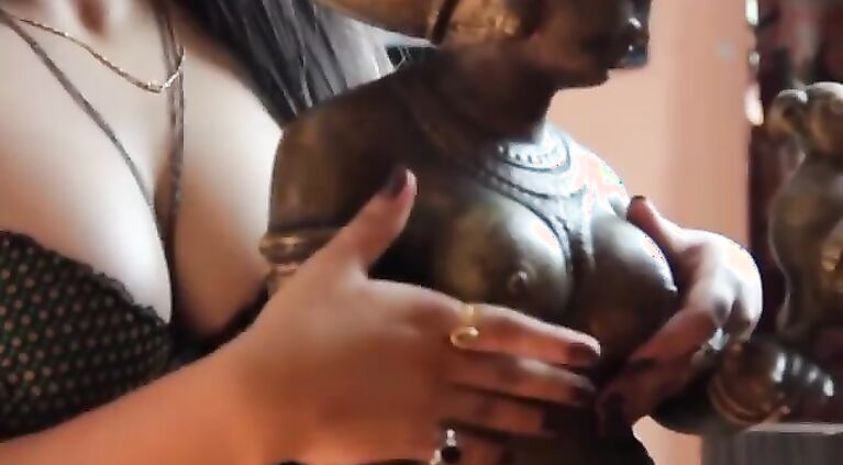 Lucky Cameraman and sexy Model very sexy romance devar bhabhi relation