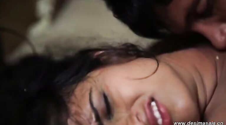 desimasala.co - Surekha aunty fucked by teen guy