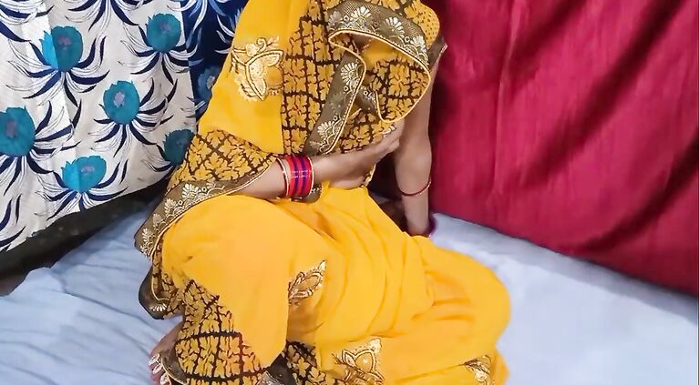 देवर भाभी का रात का प्यार भाभी अपने कमरे में देवर से गाड़ में उंगली करवाते हुए चूत का सारा पानी निकाल