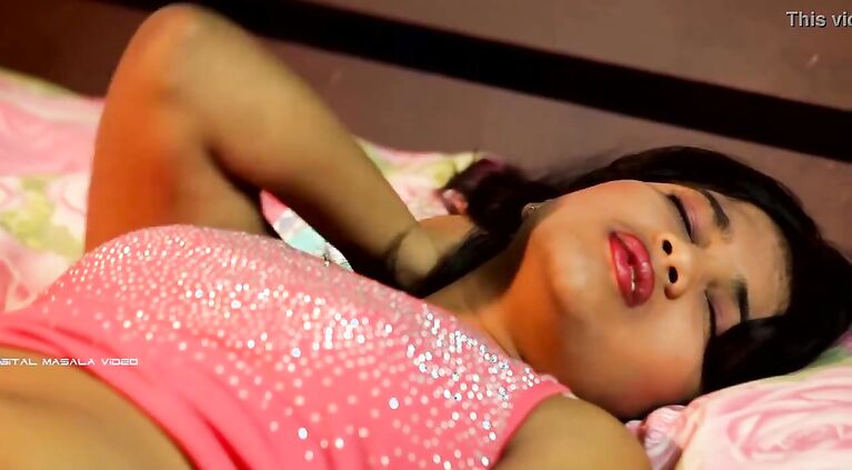 इतना जोर से मत चोदो Uma Love play with her Cousin |MOVIESMAZA.ME