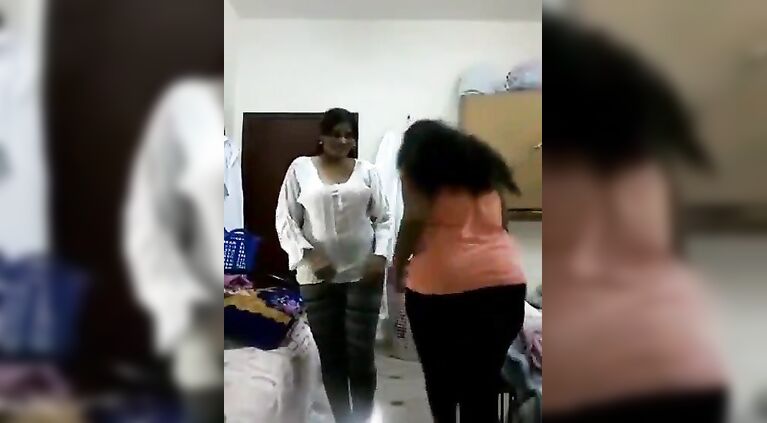 పెద్ద సళు ఆంటీ లా డన్సు