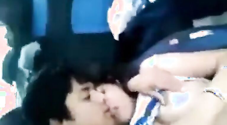 Aryan Khan & Navya Naveli Sex MMS