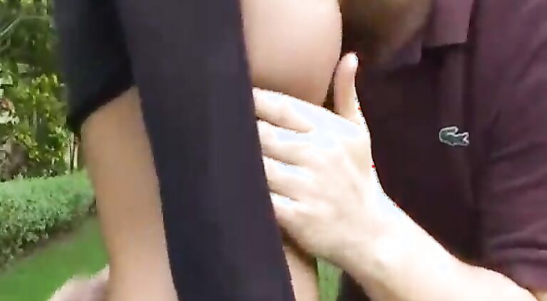 Pakistani Bhabhi Out Door Sex Clip