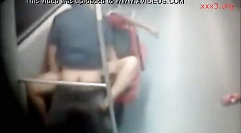 Girl Fucked in Delhi Metro l1eaked Hidden cam