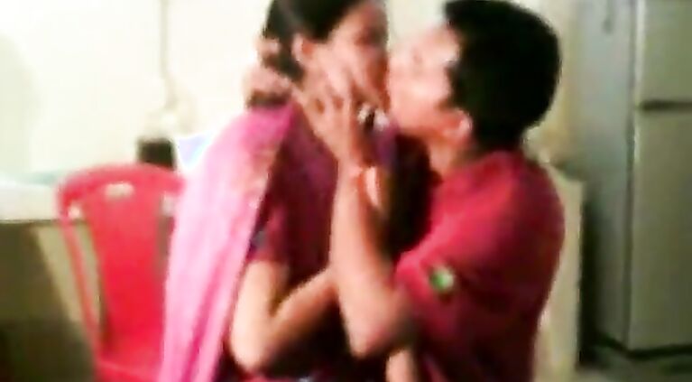 Gf Tamil Nisha Enjoying With Her Boss - Free Live Sex - www.goo.gl/sQKIkh