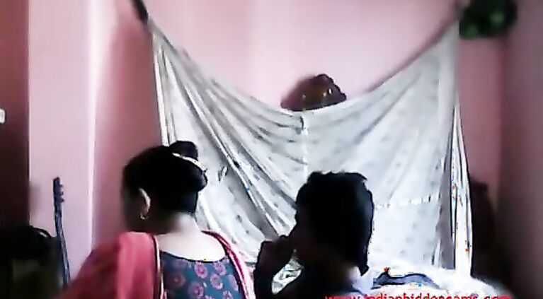 beautiful fatty bhabi secret sex with her bf at his room