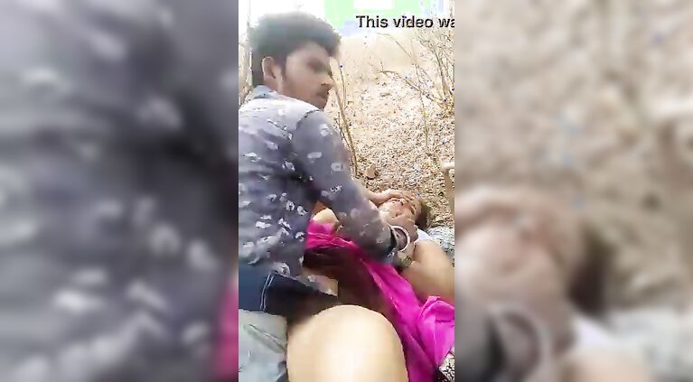 Desi school couple enjoy sex
