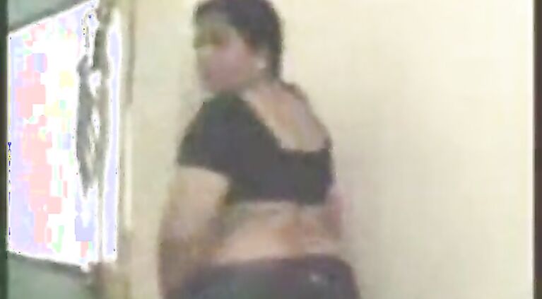 Fucking huge boobs sexy tamil aunty in blue saree