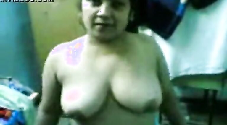 Hot Anita Aunty Remove Her Bra Top And Show Her Nice Boobs