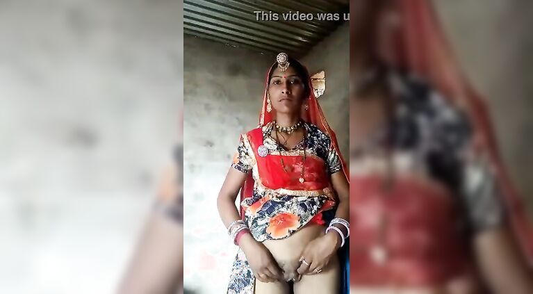 rajasthani aunty showing