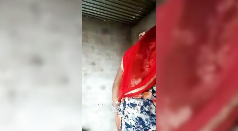 rajasthani aunty showing