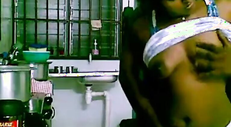 Tamil-Sex with housewife's sister