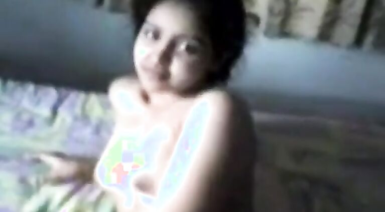 Indian Bhabi Huge Boobs - http://desicutenspicy.blogspot.com
