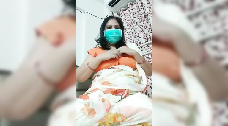 Bhabhi boobs