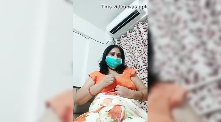 Bhabhi boobs