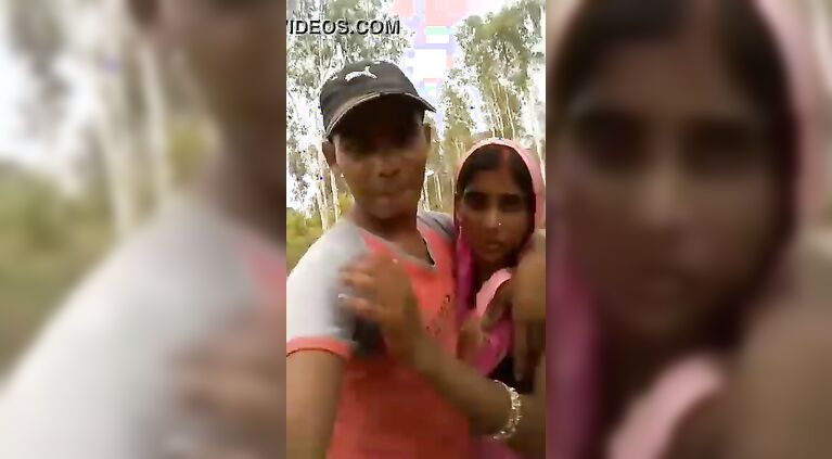 Bhabhi kiss clip