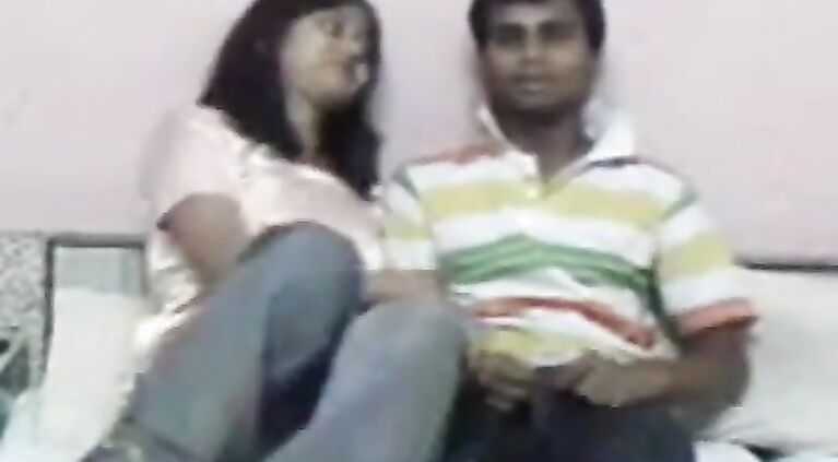 Desi college super horny girl using her boy friend