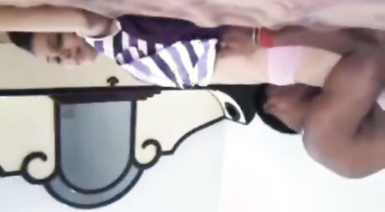 Indian Bhabi www.kand69.com