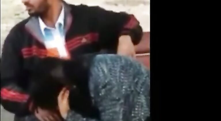 indian hot gf suking dick in park