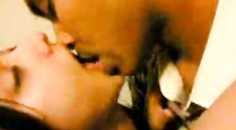 Bhabhi Kiss with boy