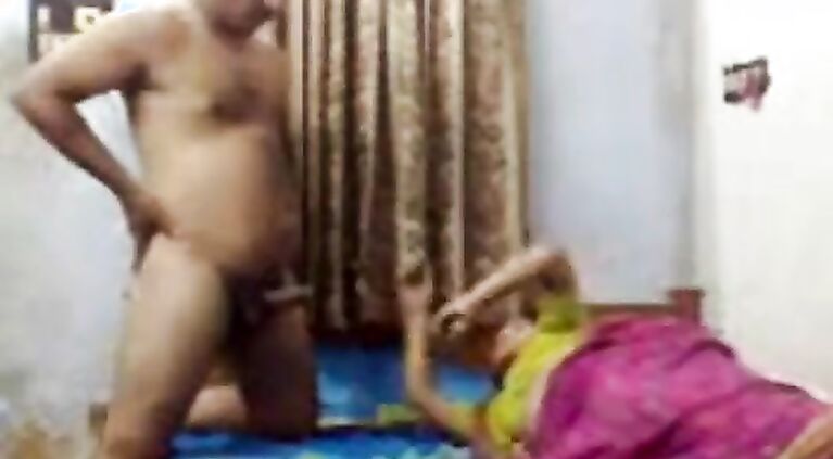 Tamil desi couple doing sex and recorded on cam meet on indiansxvideo.com