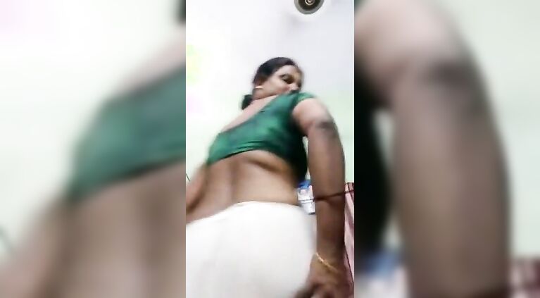 Desi aunty nude dres change