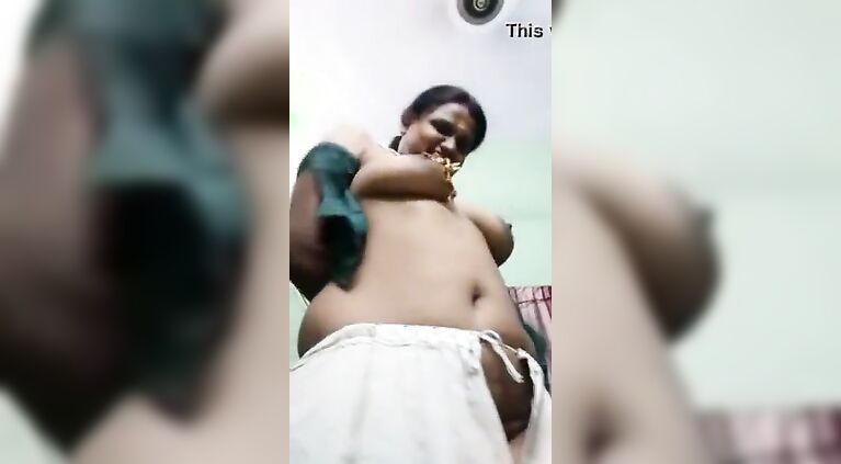 Desi aunty nude dres change