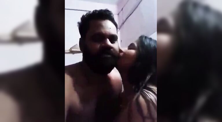 06-Kerala Thiruvananthapuram cute, beautiful and cute Nithya aunty bathing super hit sex porn clip