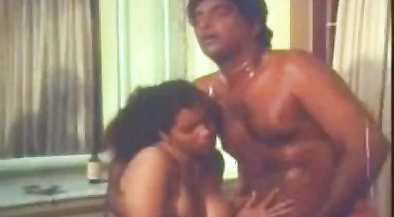 Tamil bgrade aunty boobs fondled