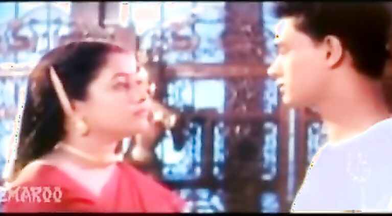 ---Teenager Seduces Aunty
