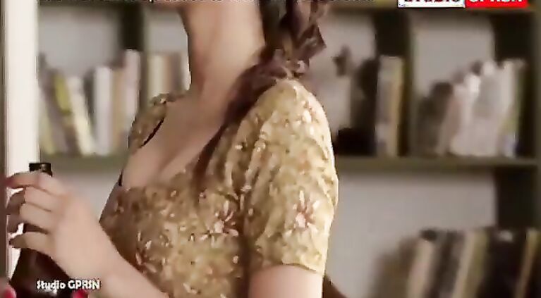 Ragini mms Beautiful Scene Showing Boobs Karishma Sharma Part 3