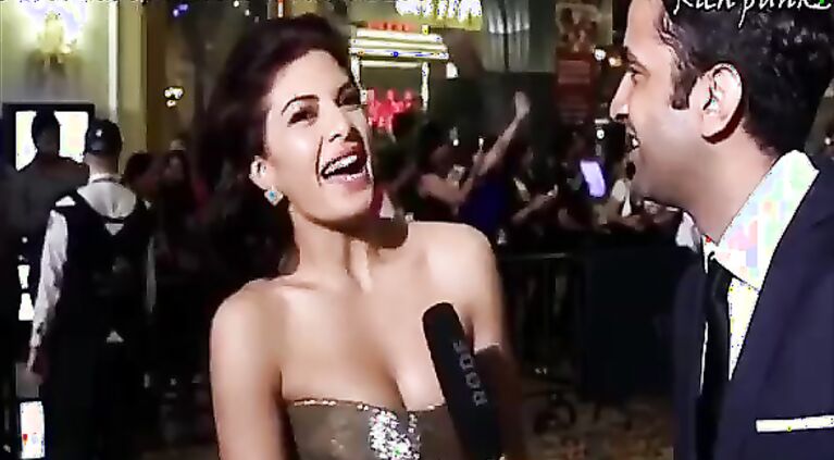 Jacqueline Fernandez Cute Boobs showing Cleavage show