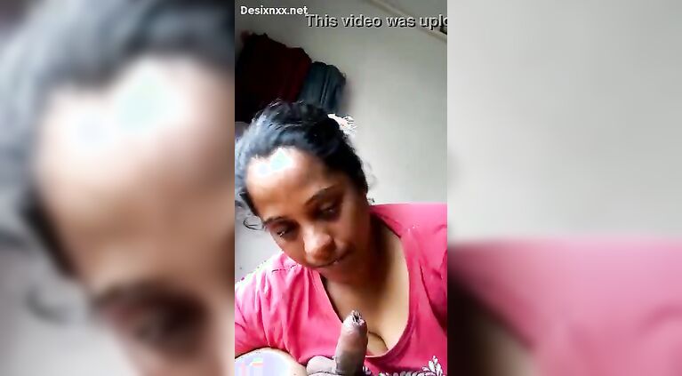 Kochi lady gives oral brown cock