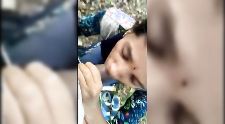 Cute Hot Mallu girl Oral nicely outdoor